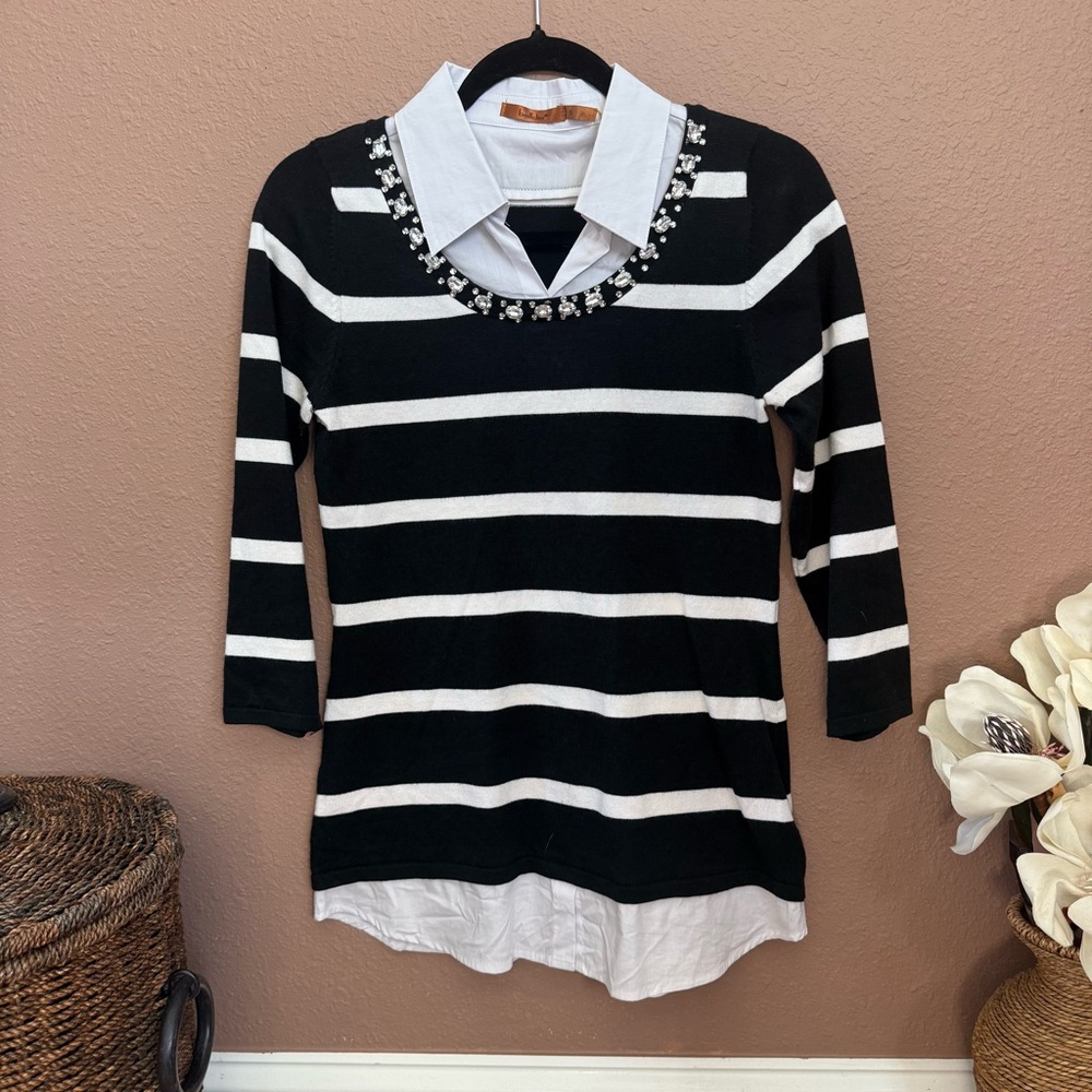 Belldini Black and White Sweater with Gold Accent